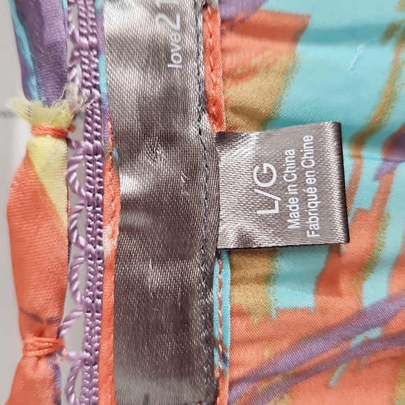 LOVE 21 SILKY SOFT DRESS IN ARTSY PRINT SIZE LGE - Picture 6 of 8